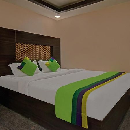 Treebo Trend Palm Tree Hotel Csennai Kültér fotó