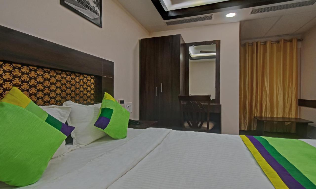 Treebo Trend Palm Tree Hotel Csennai Kültér fotó