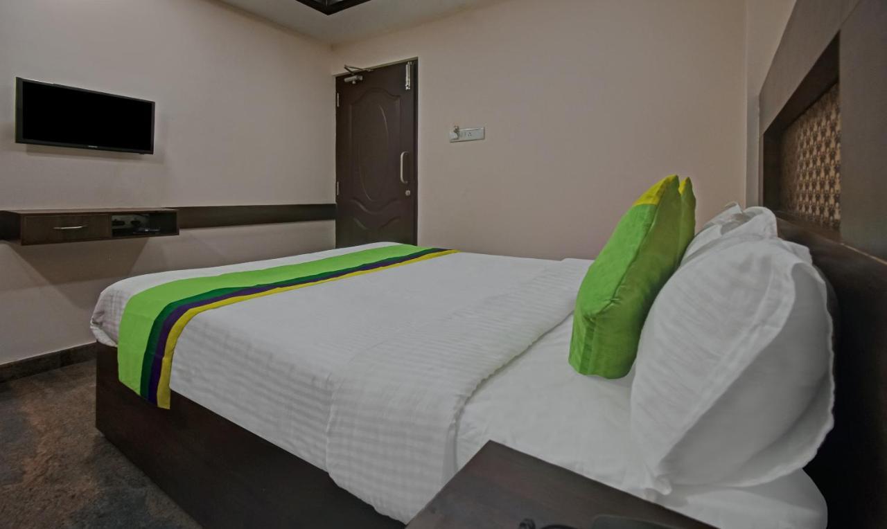 Treebo Trend Palm Tree Hotel Csennai Kültér fotó