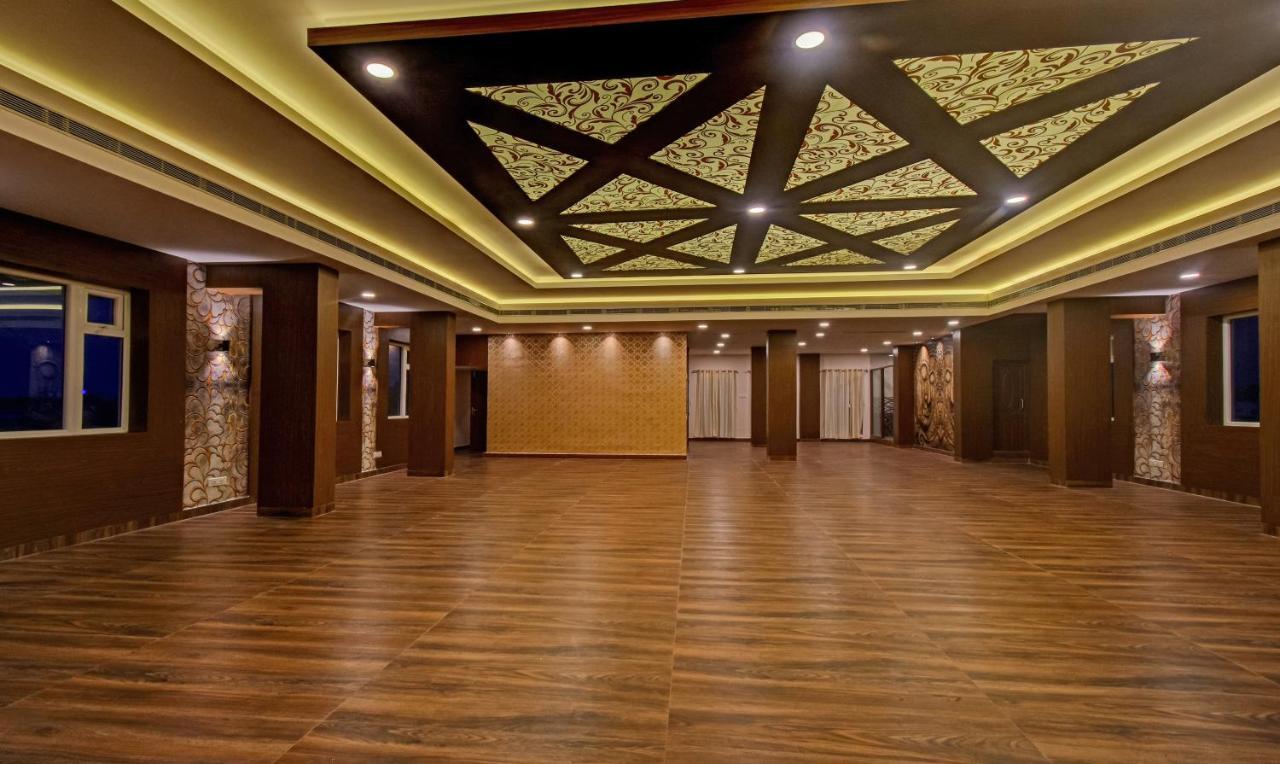 Treebo Trend Palm Tree Hotel Csennai Kültér fotó